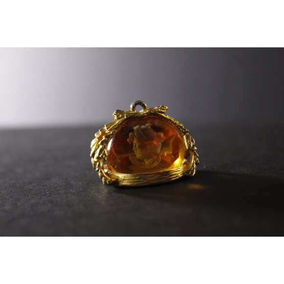 Vintage yellow glass Medusa intaglio fob, gentlemans watch fob - Picture 3 of 9